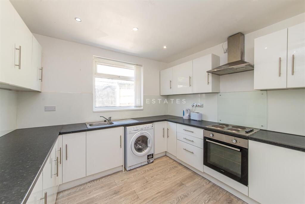 9 bed Mid Terraced House for rent in Newcastle upon Tyne. From Hive Estates - Newcastle upon Tyne