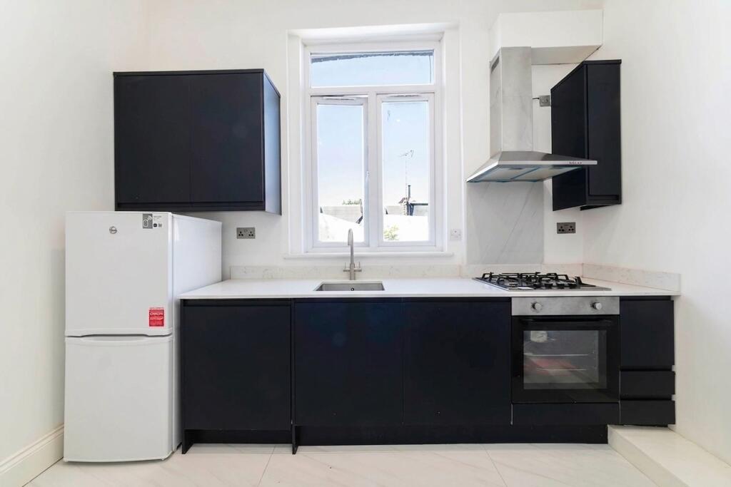 2 bed 1st Floor Flat for rent in Paddington. From Black katz - West Hampstead 2 bed 1st Floor Flat for rent in Paddington. From Black katz - West Hampstead