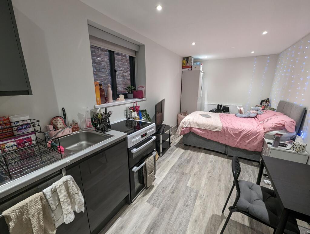4 bed Studio for rent in Bristol. From Franklin Cole Properties - Bristol 4 bed Studio for rent in Bristol. From Franklin Cole Properties - Bristol