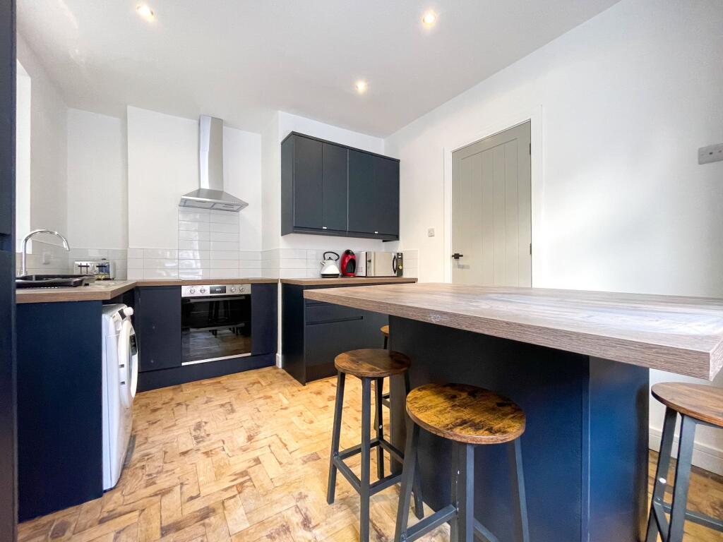 4 bed HMO for rent in Newcastle-under-Lyme. From Heywoods - Newcastle-under-Lyme