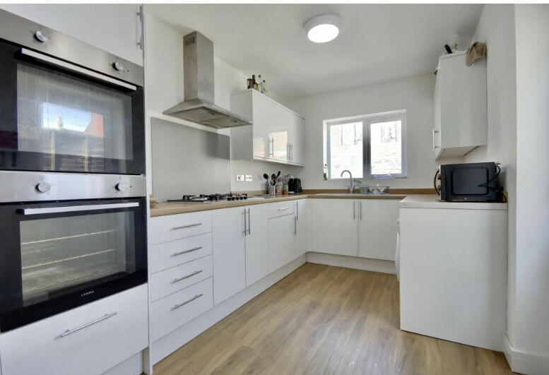 5 bed Mid Terraced House for rent in Portsmouth. From IMUVE Lettings - Southsea