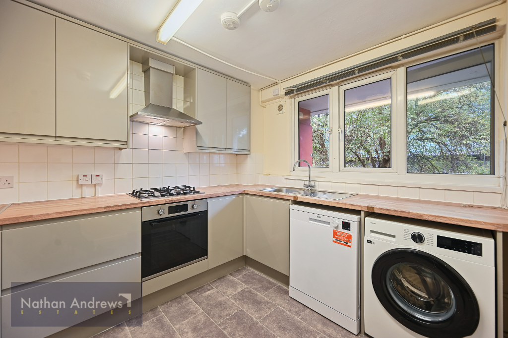 3 bed 1st Floor Flat for rent in London. From Nathan Andrews