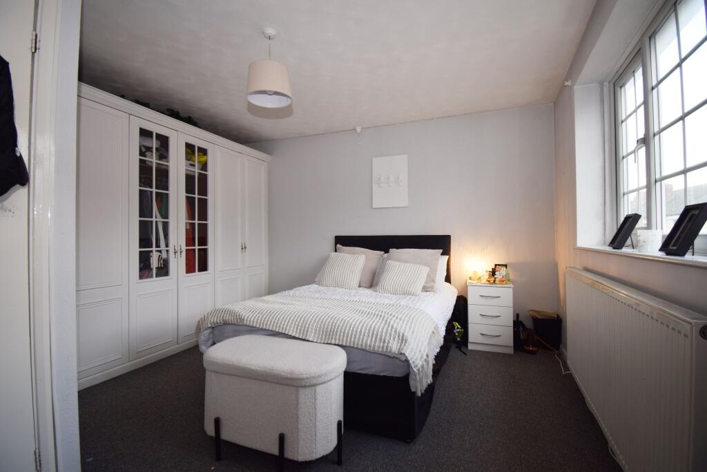 5 bed Mid Terraced House for rent in Derby. From Nicholas Humphreys - Derby