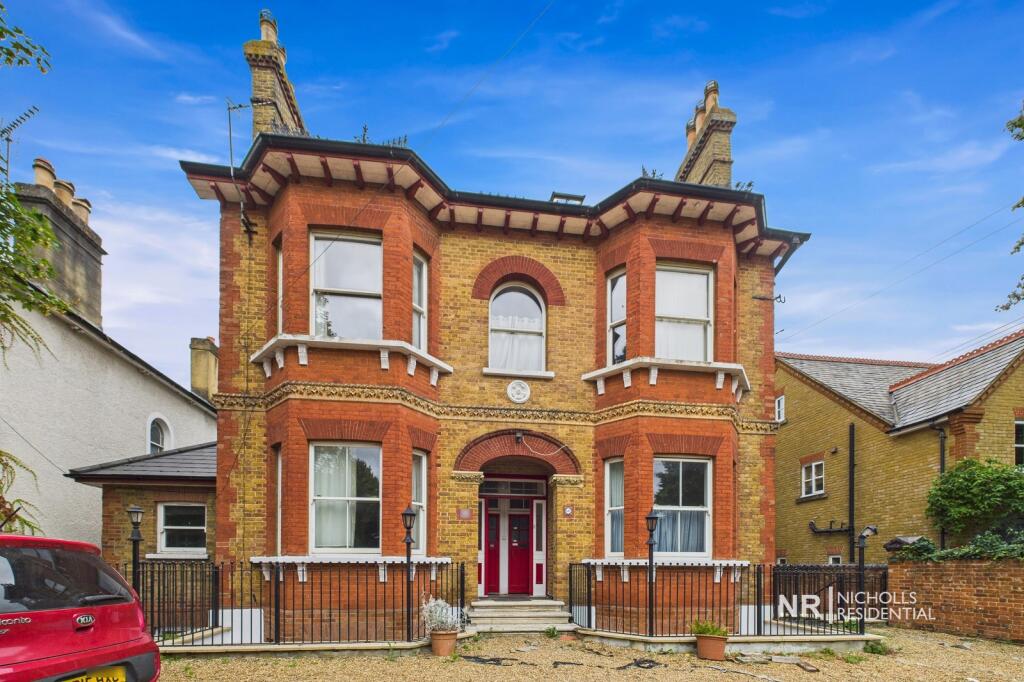 3 bed 1st Floor Flat for rent in Langley Vale. From Nicholls Residential 3 bed 1st Floor Flat for rent in Langley Vale. From Nicholls Residential
