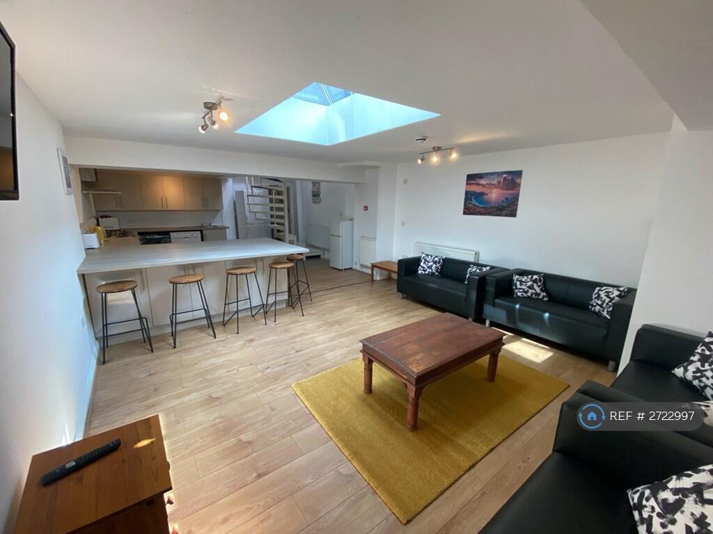 1 bed House Share for rent in Plymouth. From OpenRent