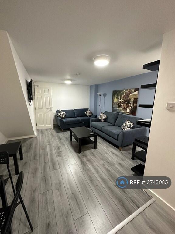 6 bed Mid Terraced House for rent in Liverpool. From OpenRent