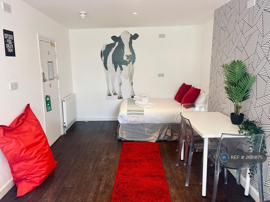 1 bed 1st Floor Flat for rent in Brighton and Hove. From OpenRent