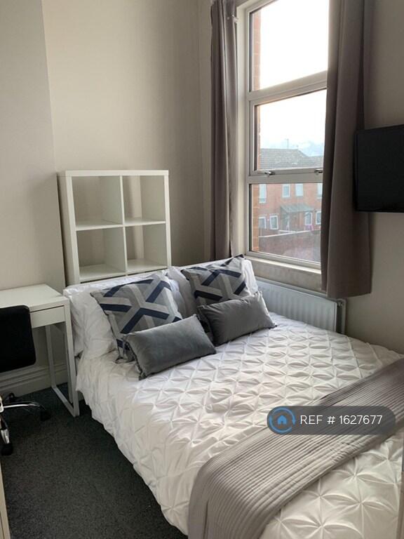 5 bed Mid Terraced House for rent in Preston. From OpenRent