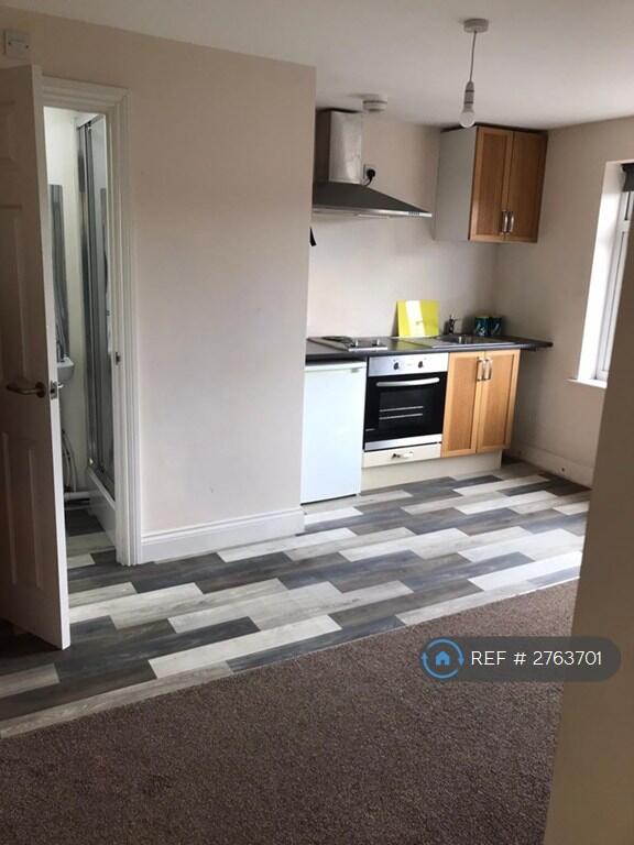 1 bed 1st Floor Flat for rent in Coventry. From OpenRent
