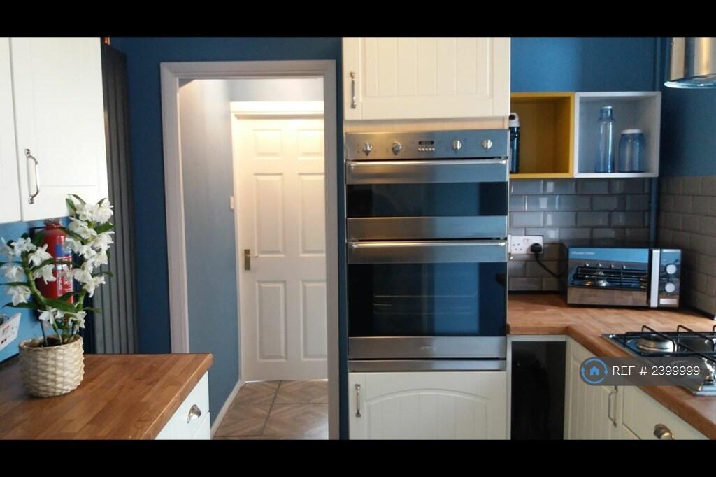 1 bed House Share for rent in Pontypridd. From OpenRent 1 bed House Share for rent in Pontypridd. From OpenRent