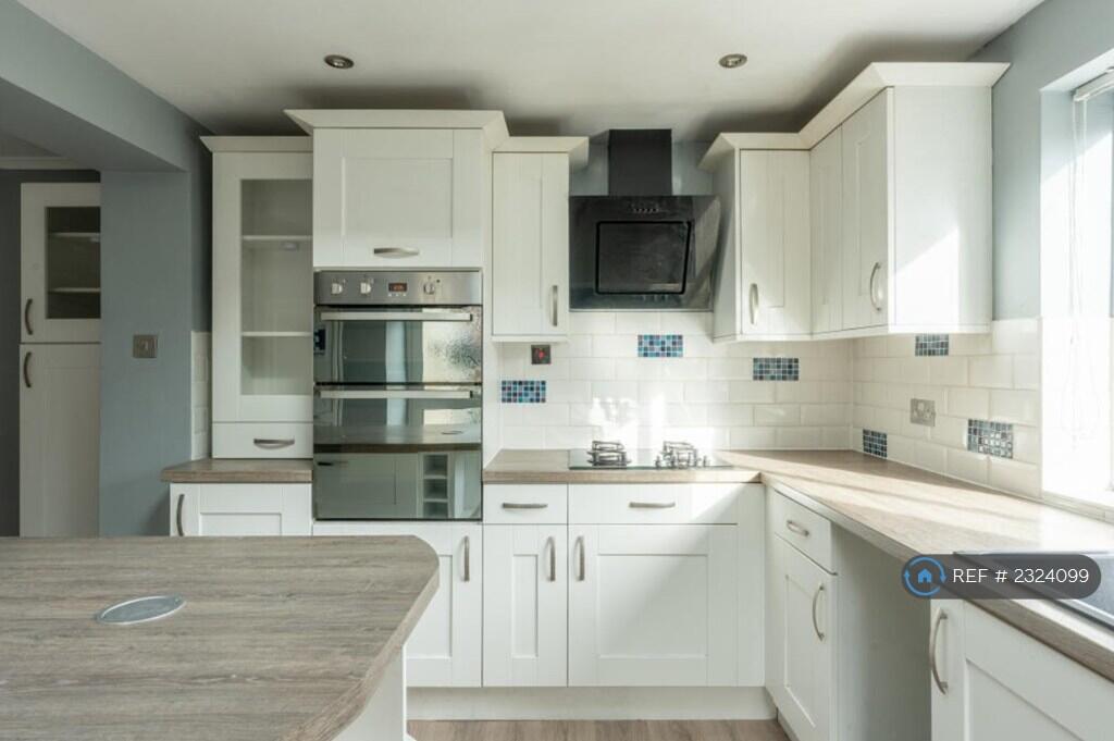 5 bed Semi Detached for rent in Bristol. From OpenRent