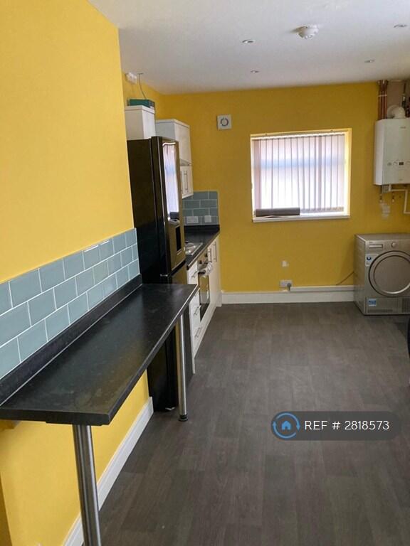 1 bed House Share for rent in Hull. From OpenRent
