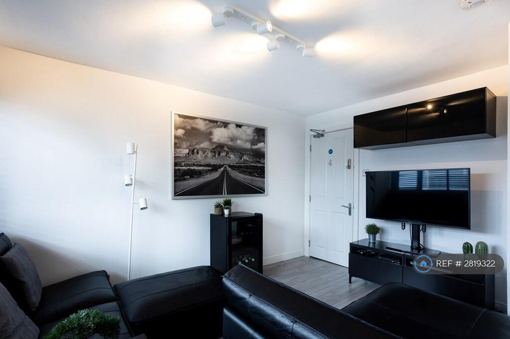 1 bed House Share for rent in Farnham. From OpenRent