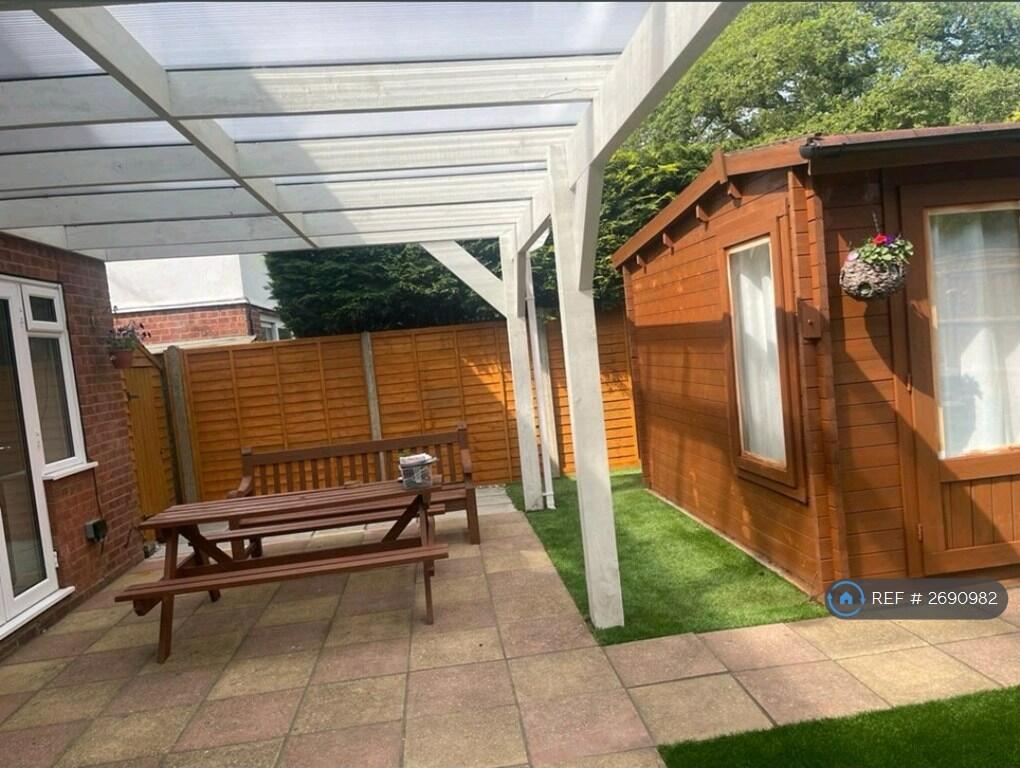 1 bed House Share for rent in Ewshot. From OpenRent