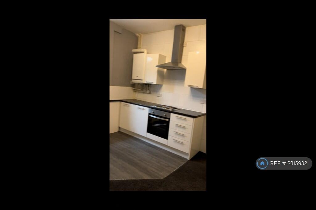2 bed Mid Terraced House for rent in Burnley. From OpenRent