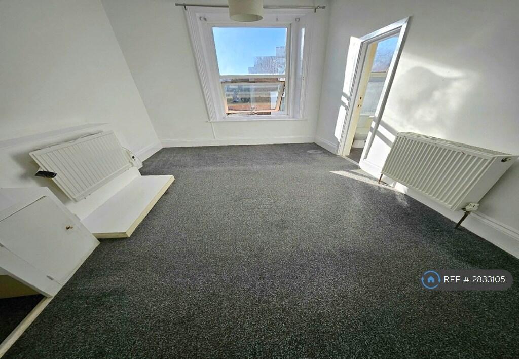 1 bed 1st Floor Flat for rent in Bournemouth. From OpenRent