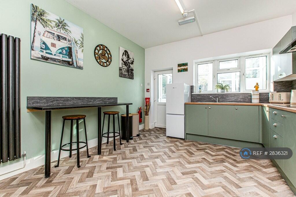 1 bed House Share for rent in Chesterfield. From OpenRent