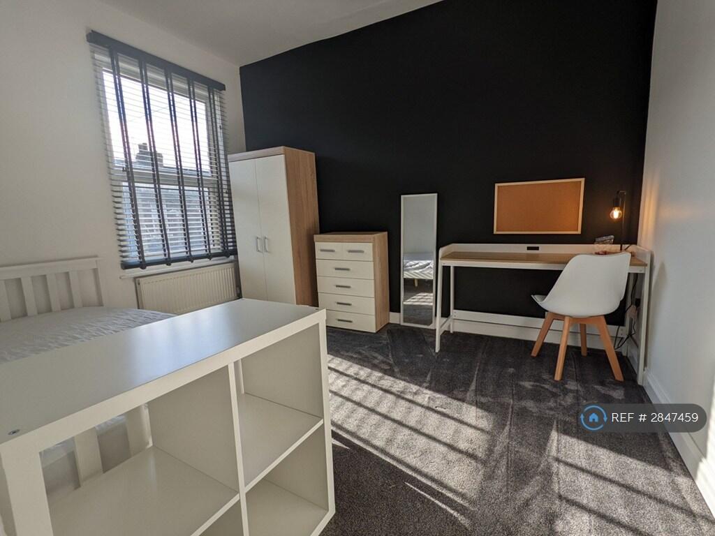 2 bed Mid Terraced House for rent in Middlesbrough. From OpenRent