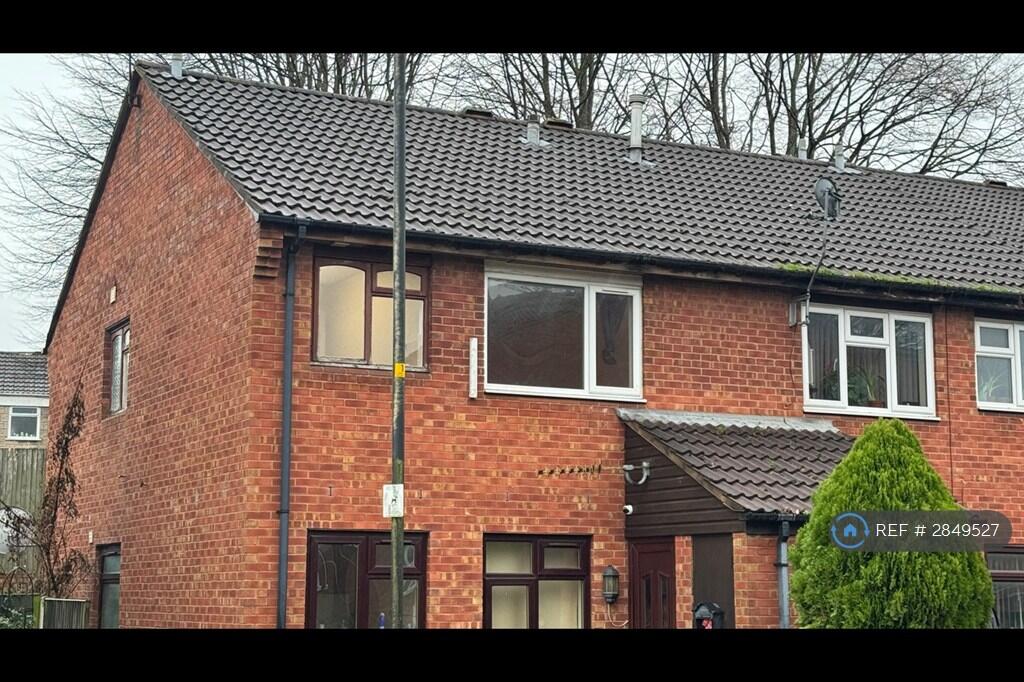 1 bed 1st Floor Flat for rent in Tipton. From OpenRent