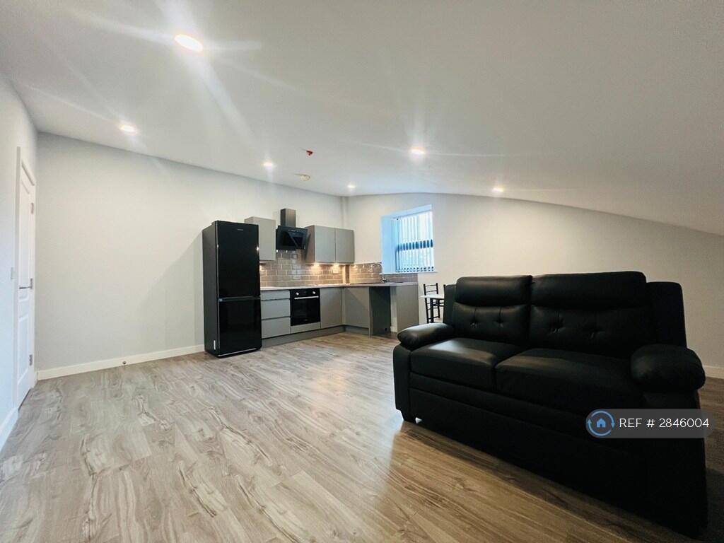 1 bed 1st Floor Flat for rent in Bradford. From OpenRent