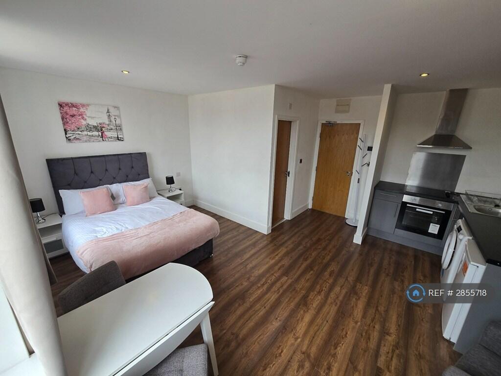 1 bed 1st Floor Flat for rent in Stafford. From OpenRent