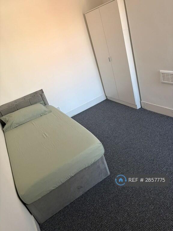 1 bed House Share for rent in Salford. From OpenRent