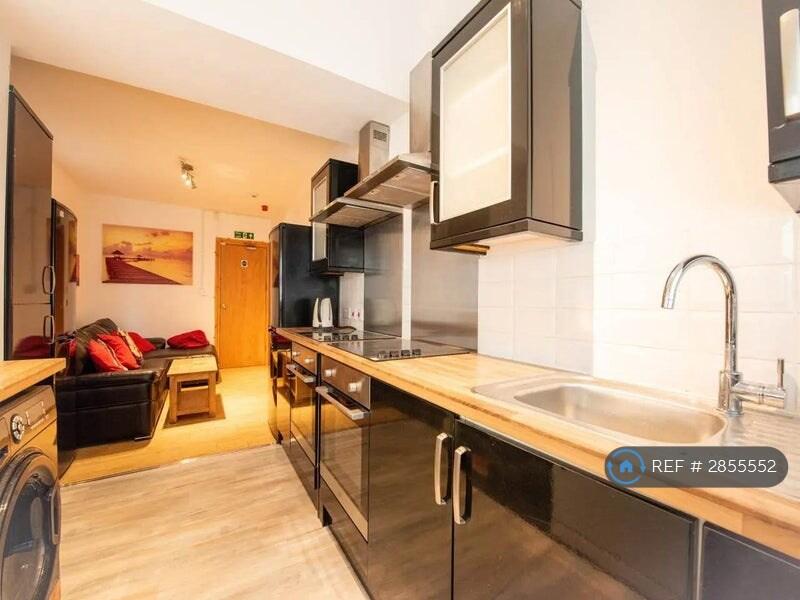 1 bed House Share for rent in Swansea. From OpenRent