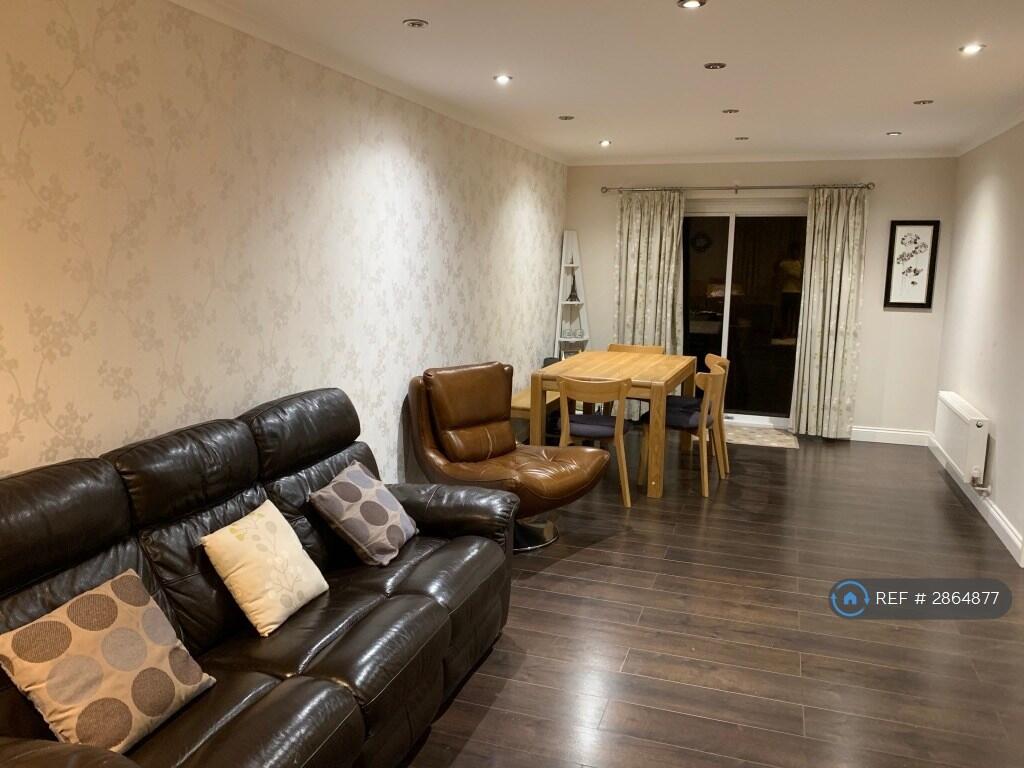 3 bed Semi Detached for rent in Staines-upon-Thames. From OpenRent