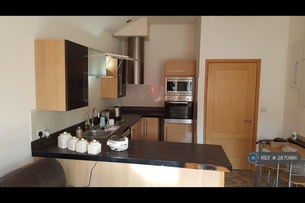 1 bed 1st Floor Flat for rent in Galemire. From OpenRent