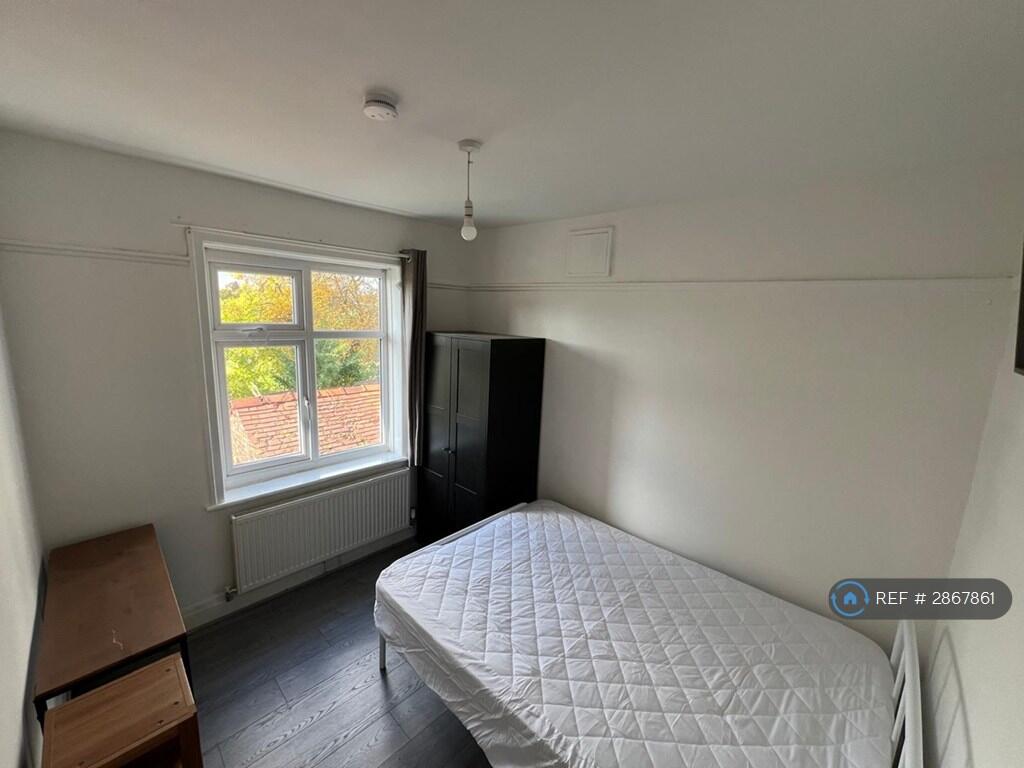 1 bed House Share for rent in Manchester. From OpenRent