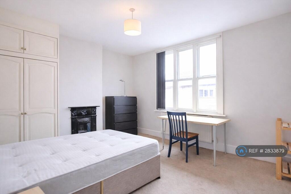 5 bed Mid Terraced House for rent in Leicester. From OpenRent