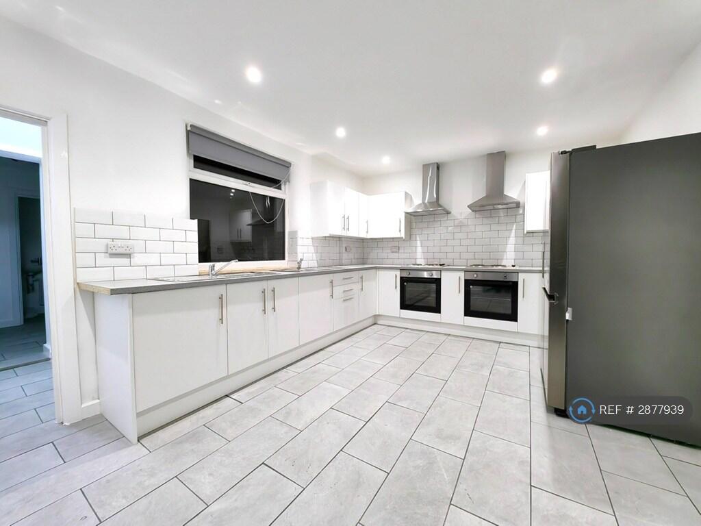 5 bed Semi Detached for rent in Middlesbrough. From OpenRent 5 bed Semi Detached for rent in Middlesbrough. From OpenRent