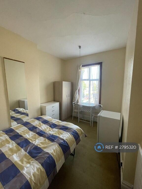 1 bed House Share for rent in London. From OpenRent