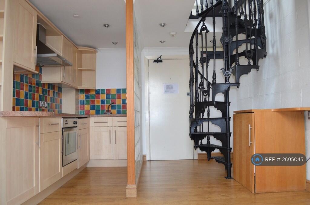 1 bed 1st Floor Flat for rent in Leicester. From OpenRent