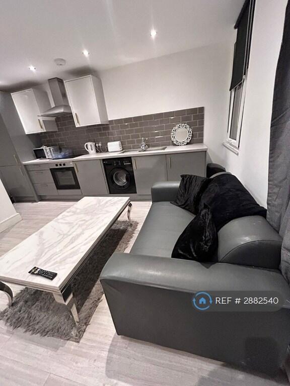 1 bed 1st Floor Flat for rent in Bradford. From OpenRent