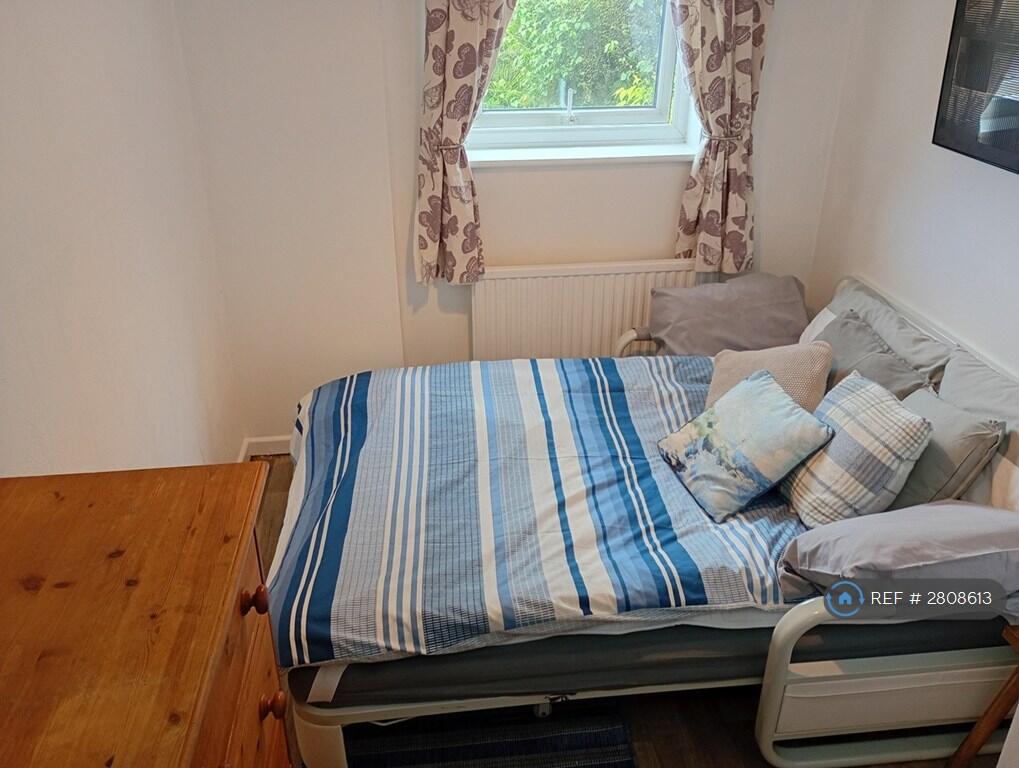 1 bed House Share for rent in Broadbridge. From OpenRent 1 bed House Share for rent in Broadbridge. From OpenRent