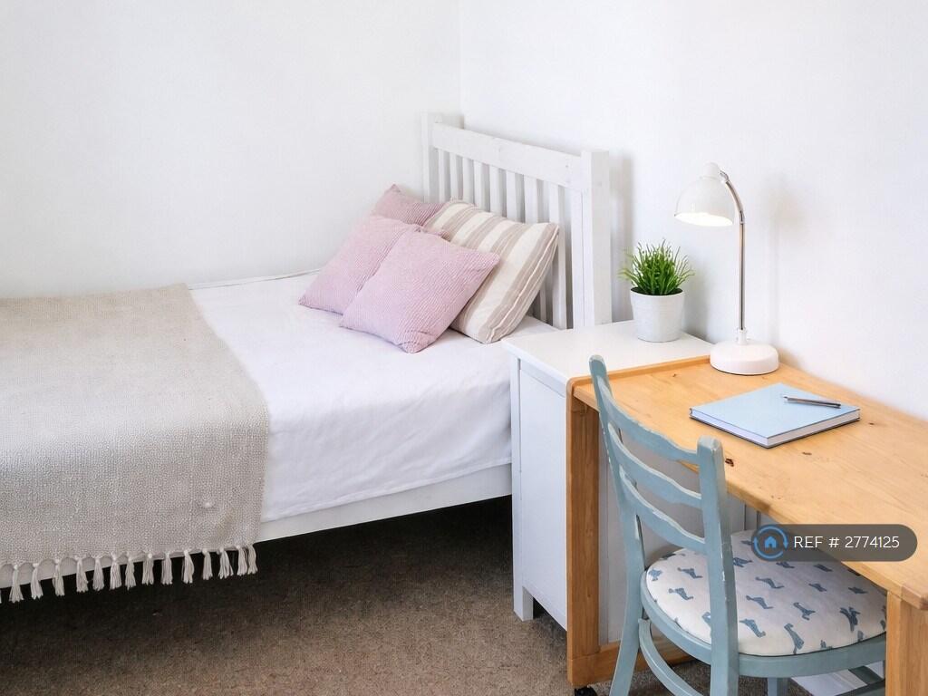 1 bed Flat Share for rent in Falmouth. From OpenRent 1 bed Flat Share for rent in Falmouth. From OpenRent