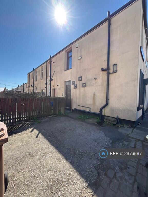 1 bed 1st Floor Flat for rent in Rochdale. From OpenRent