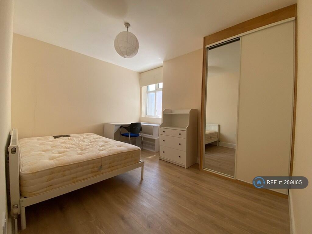 1 bed House Share for rent in Uxbridge. From OpenRent