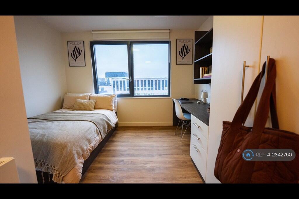4 bed Studio for rent in Sheffield. From OpenRent