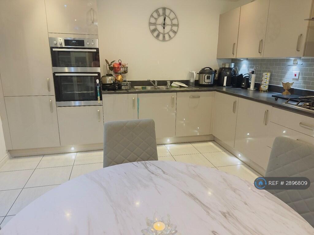 1 bed House Share for rent in . From OpenRent 1 bed House Share for rent in . From OpenRent