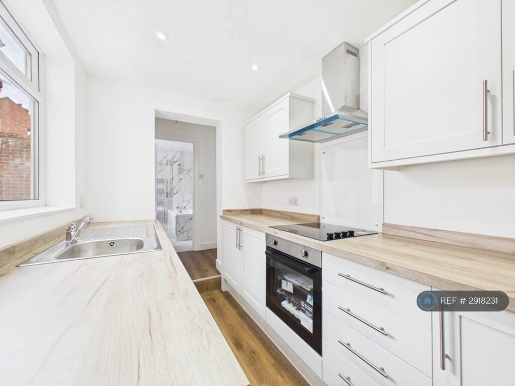 2 bed Mid Terraced House for rent in Darlington. From OpenRent 2 bed Mid Terraced House for rent in Darlington. From OpenRent