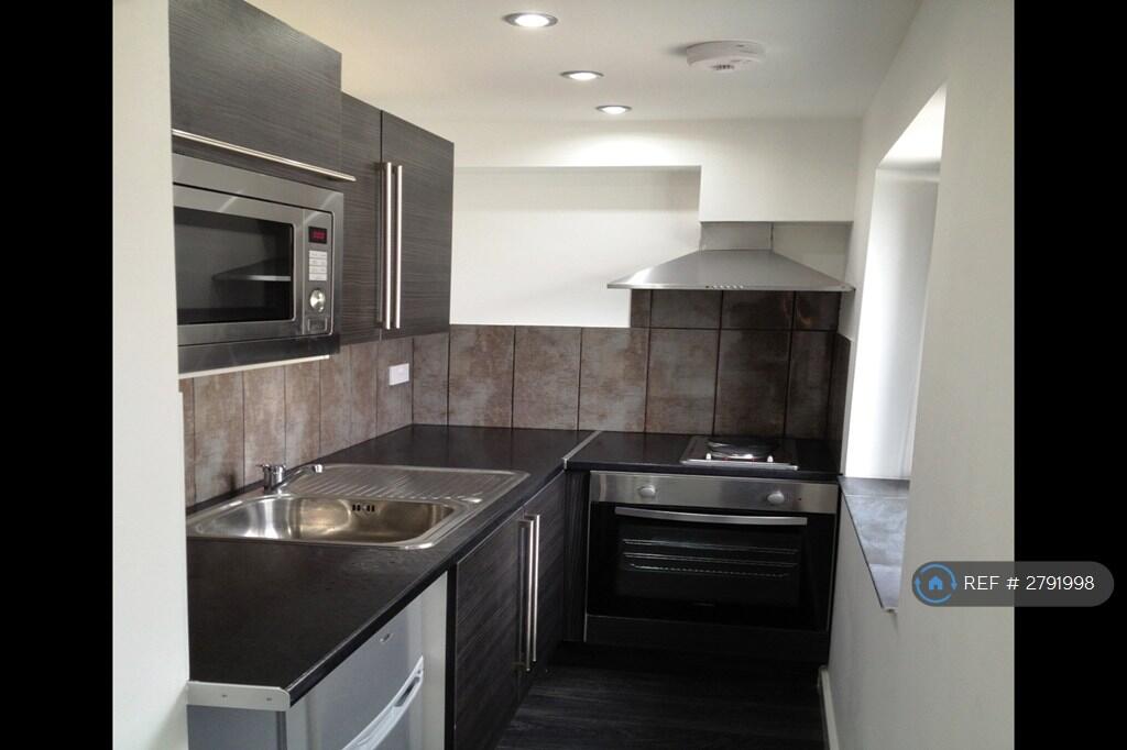 4 bed Studio for rent in Coventry. From OpenRent 4 bed Studio for rent in Coventry. From OpenRent