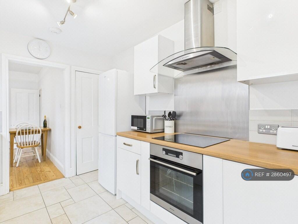 4 bed Semi Detached for rent in Cheltenham. From OpenRent