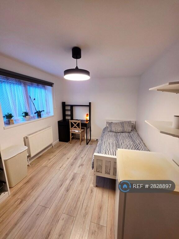 1 bed Flat Share for rent in Woolwich. From OpenRent