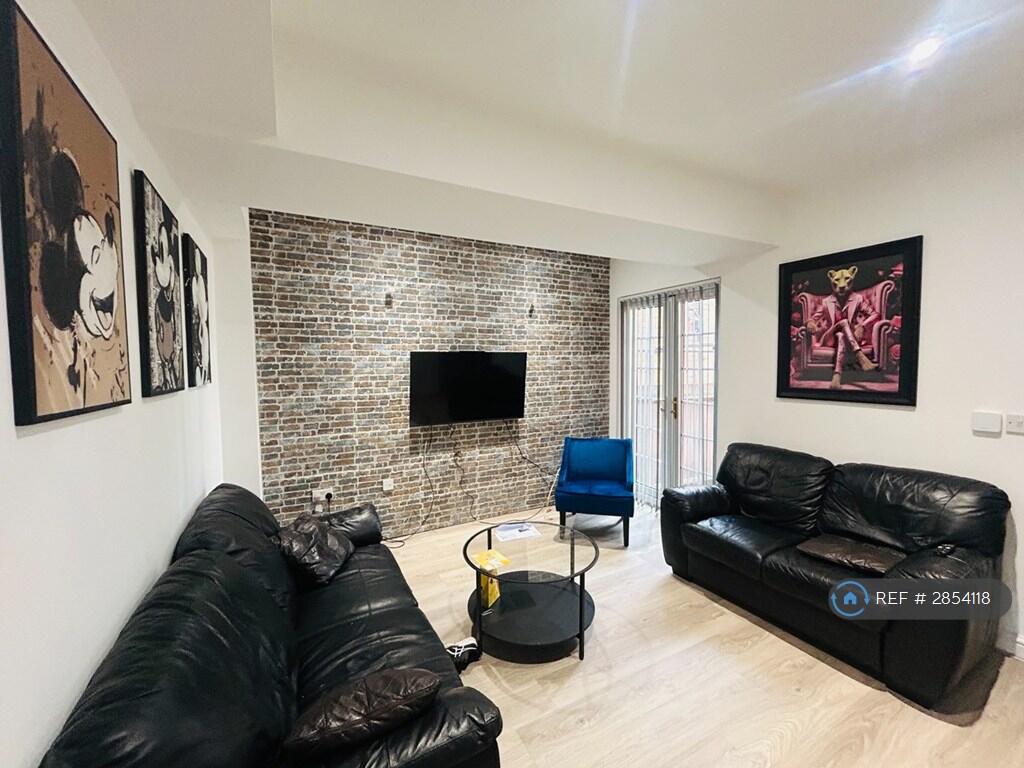 1 bed House Share for rent in Headley Heath. From OpenRent