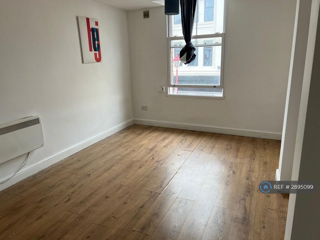 1 bed 1st Floor Flat for rent in Ilkeston. From OpenRent