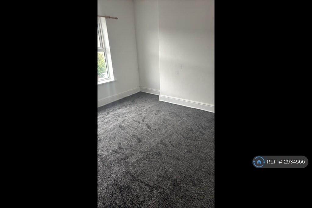 3 bed Mid Terraced House for rent in Grimsby. From OpenRent