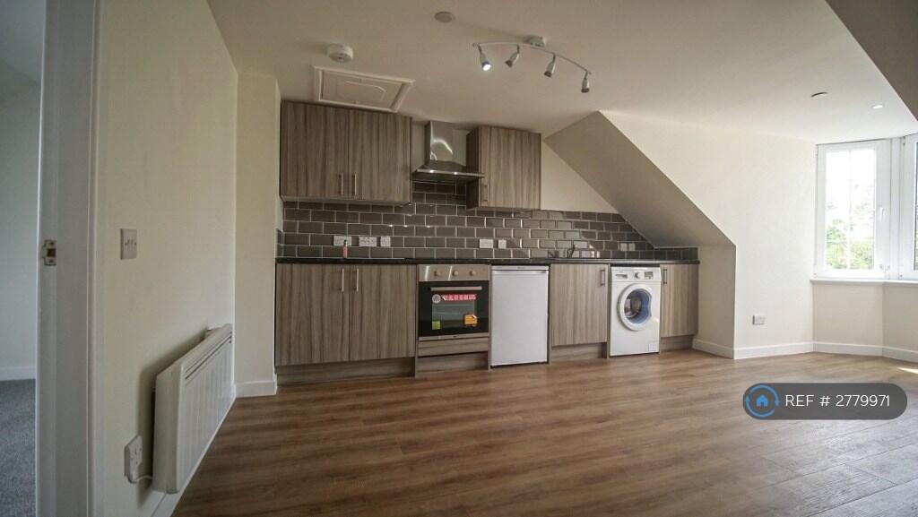 2 bed 1st Floor Flat for rent in Dumbarton. From OpenRent