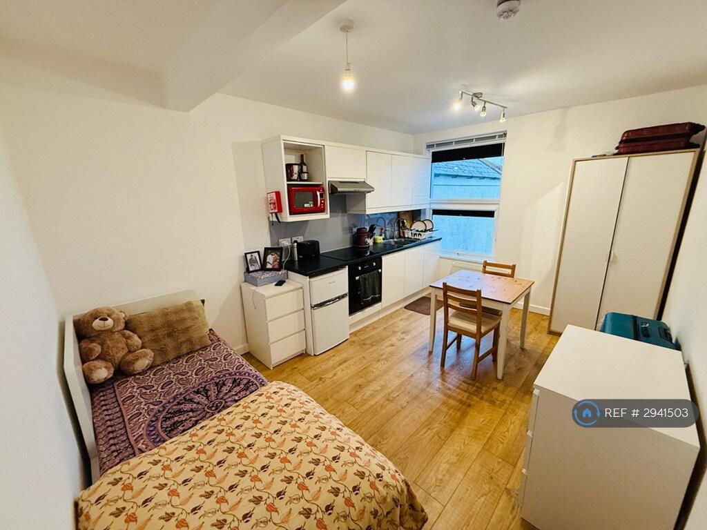 1 bed House Share for rent in Newquay. From OpenRent